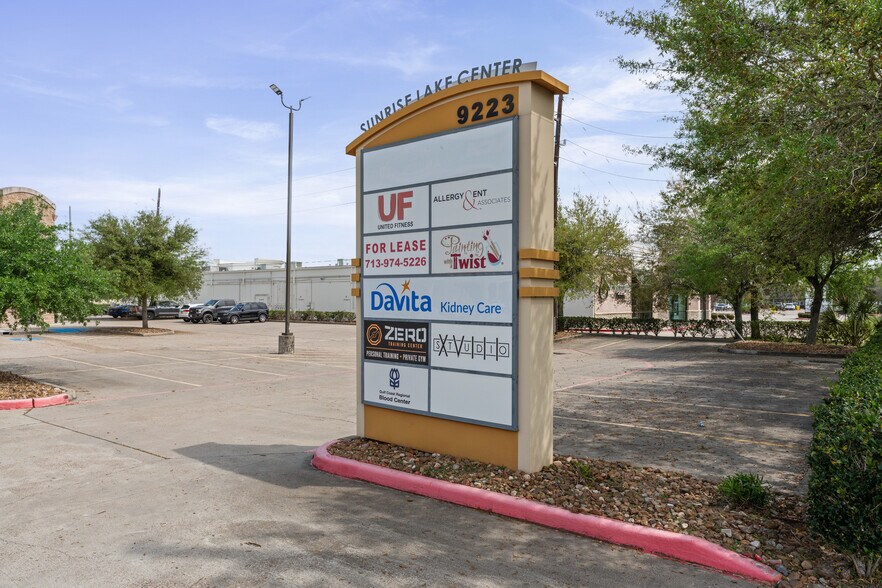 More Photos Of 9223 Broadway St, Pearland Storefront Retail Office For Sale