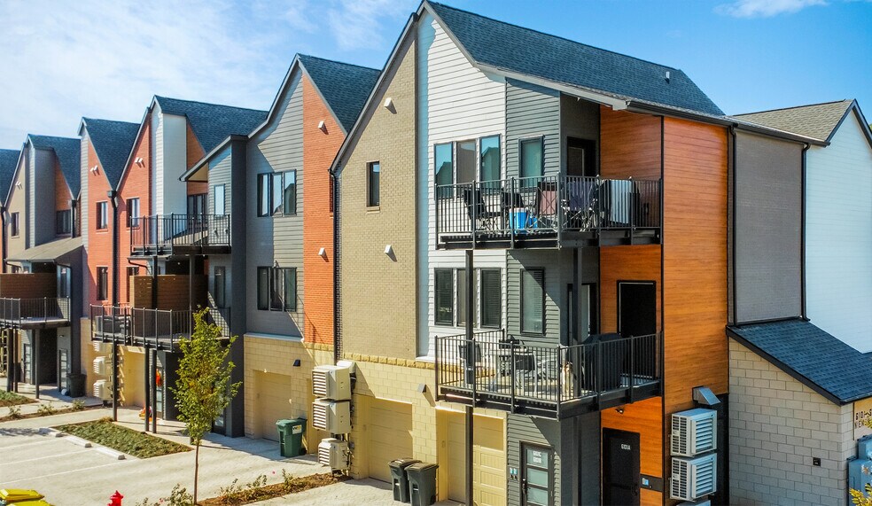 More Photos Of 6115 Nieman Rd, Shawnee Apartments For Sale