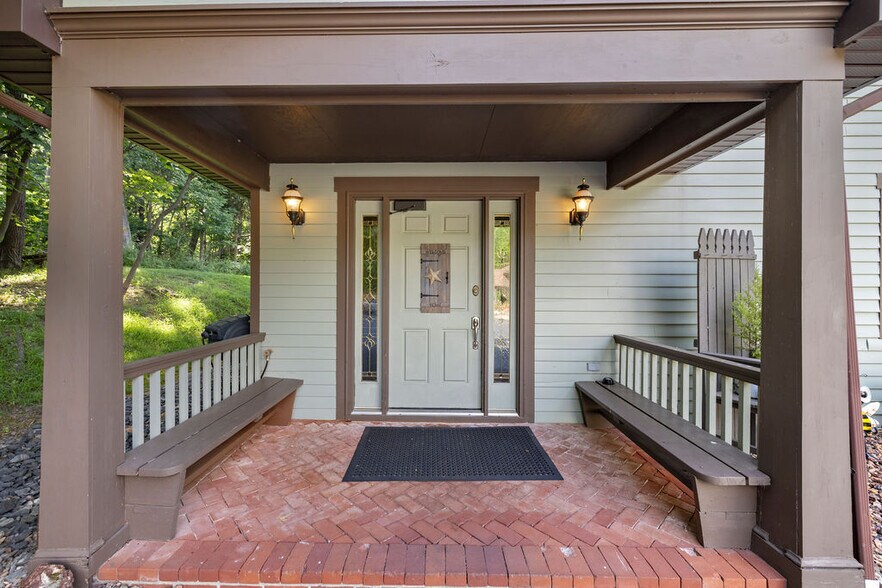 More Photos Of 40 Hospital Rd, Gettysburg Hotel For Sale