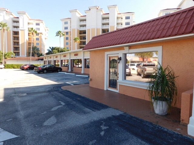 More Photos Of 127 Tampa Ave E, Venice Storefront Retail Office For Sale