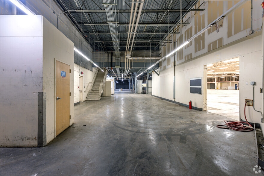More Photos Of 2910-2918 Mount Holly Huntersville Rd, Charlotte Unknown For Lease