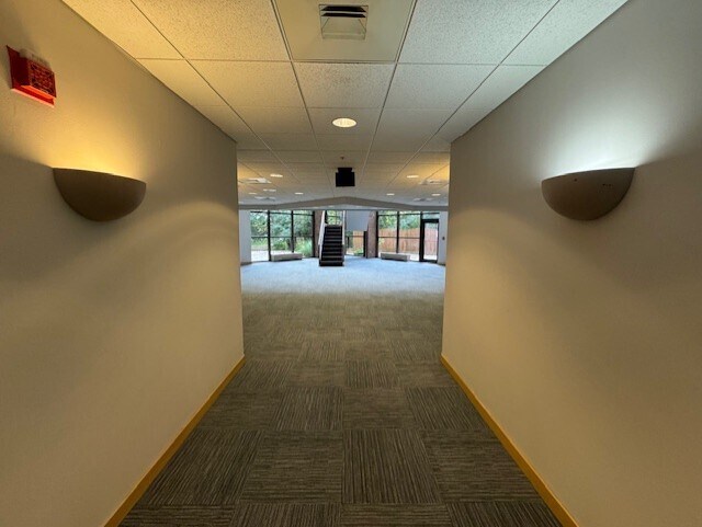 More Photos Of 1684 Woodlands Dr, Maumee Office For Lease