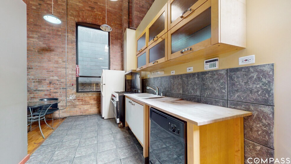 More Photos Of 2241 S Wabash Ave, Chicago Loft Creative Space For Sale