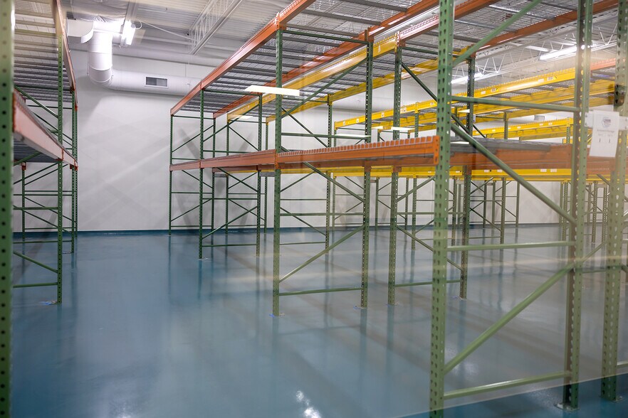 More Photos Of 159 Lorum St, Tewksbury Warehouse For Lease