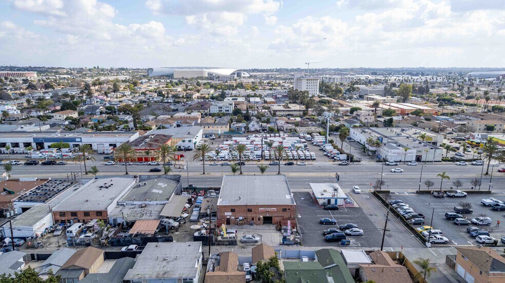 More Photos Of 979 S La Brea Ave, Inglewood Freestanding For Sale