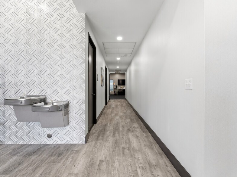 More Photos Of 6550 Naaman Forest Blvd, Garland Medical For Lease