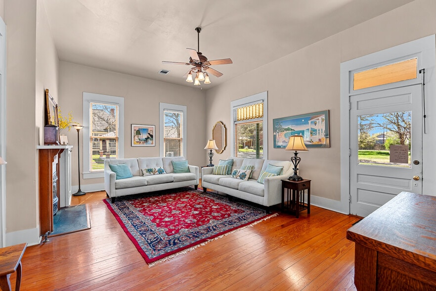 More Photos Of 903 Forest St, Georgetown Office For Sale