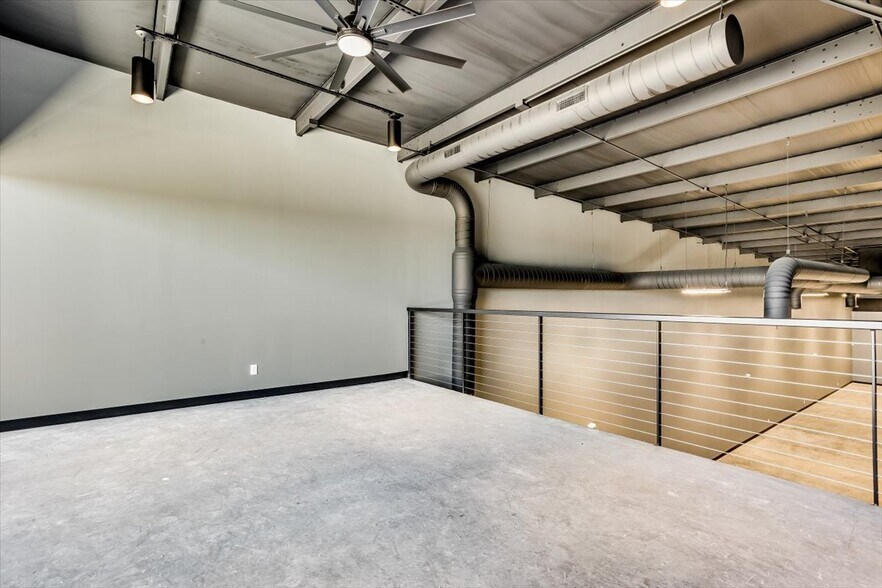 More Photos Of 4078 N Hoover Ct, Wichita Industrial For Sale