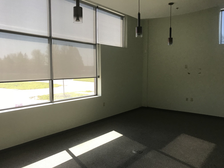 More Photos Of 401 E Conde St, Janesville Warehouse For Sale