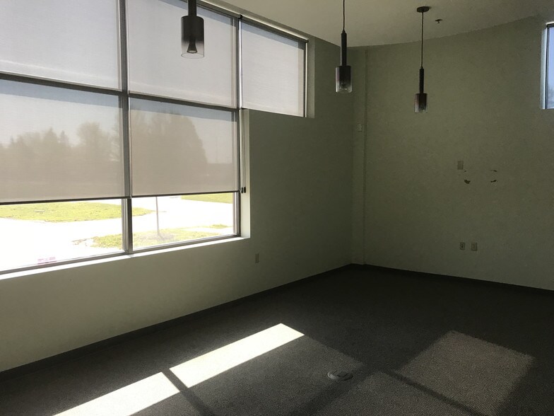 More Photos Of 401 E Conde St, Janesville Warehouse For Sale