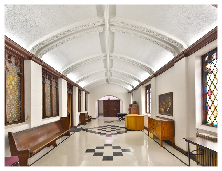 More Photos Of 464 E Walnut St, Pasadena Specialty For Lease