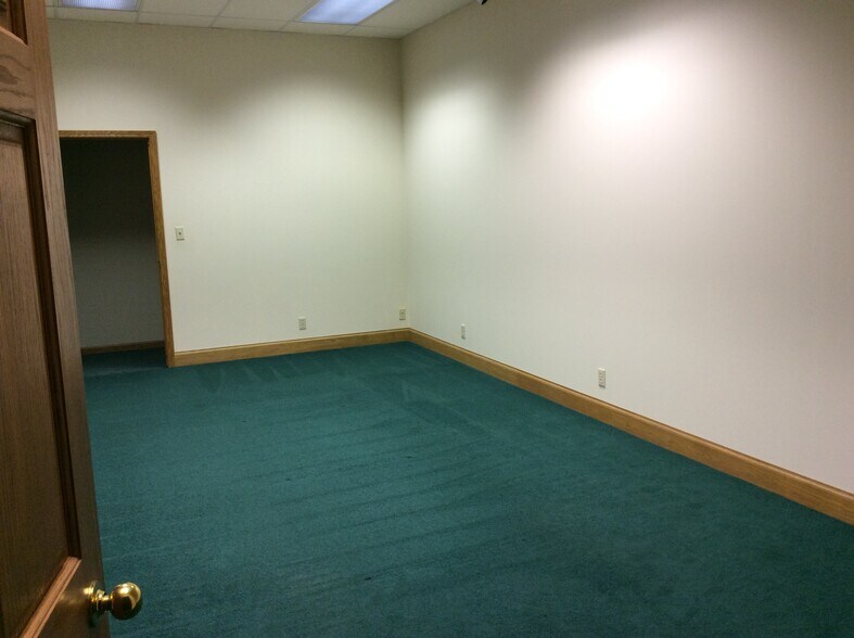 More Photos Of 205 Washington St, Burlington Office For Lease