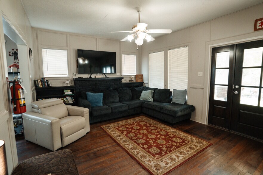 More Photos Of 8432 Park Place Blvd, Houston Office For Sale