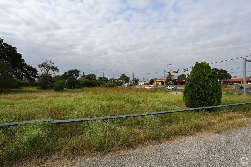 More Photos Of 4361 S Congress Ave, Austin Apartments For Sale