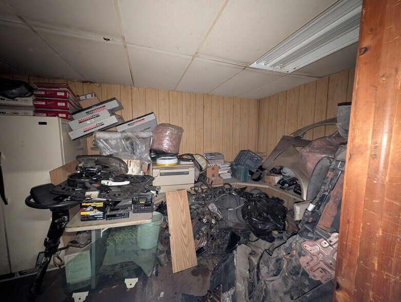 More Photos Of 1100 Weise St, Green Bay Auto Dealership For Sale