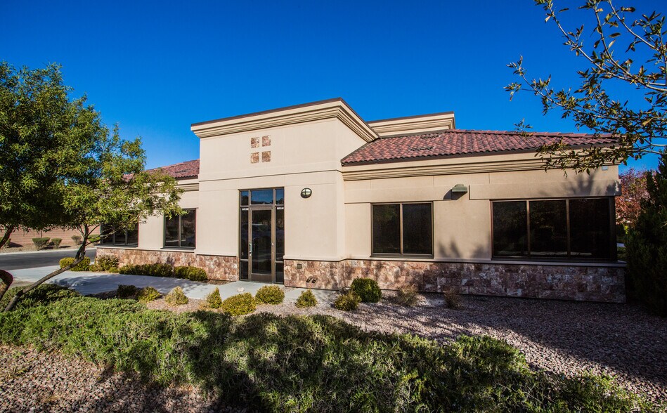 More Photos Of 1587 E Windmill Ln, Las Vegas Office For Sale