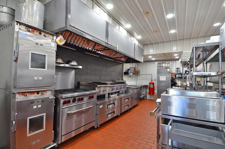 More Photos Of 818 N Shabbona St, Streator Restaurant For Sale