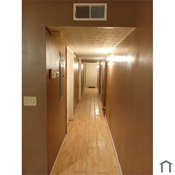 More Photos Of 2373 Wingfoot Pl, Decatur Office For Sale