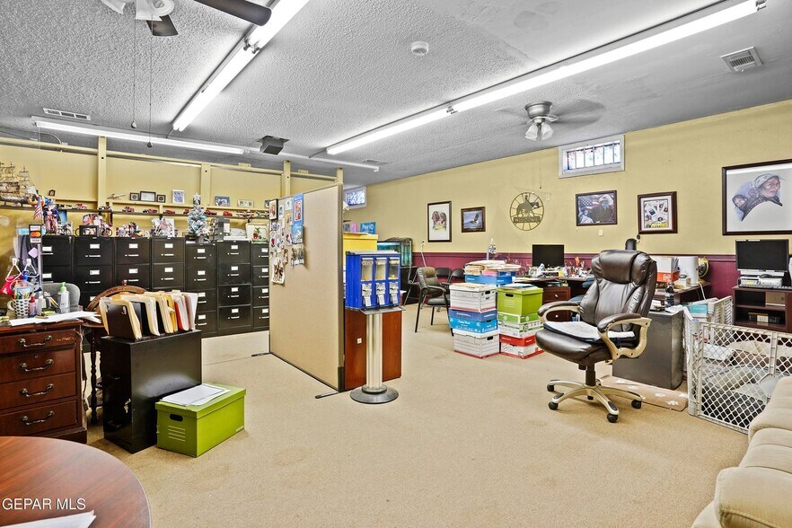 More Photos Of 3984 Doniphan Dr, El Paso General Retail For Sale