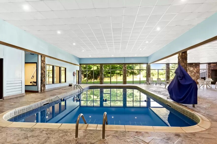 More Photos Of 2541 Chestnut Ridge Rd, Grantsville Hotel For Sale