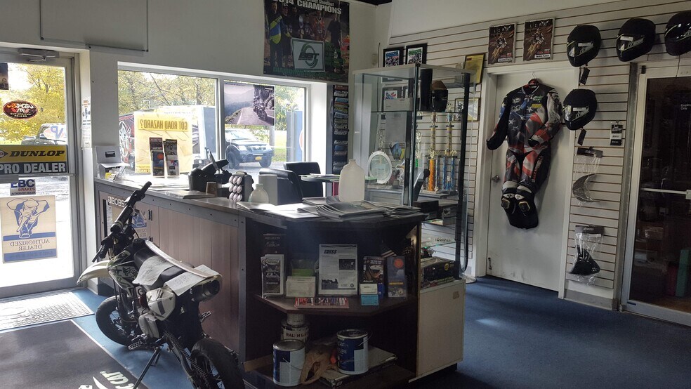 More Photos Of 5512 Route 9w, Marlboro Auto Dealership For Sale