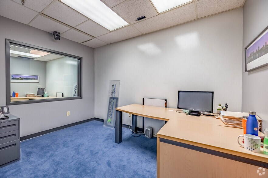 More Photos Of 4555 Lake Forest Dr, Blue Ash Office For Lease