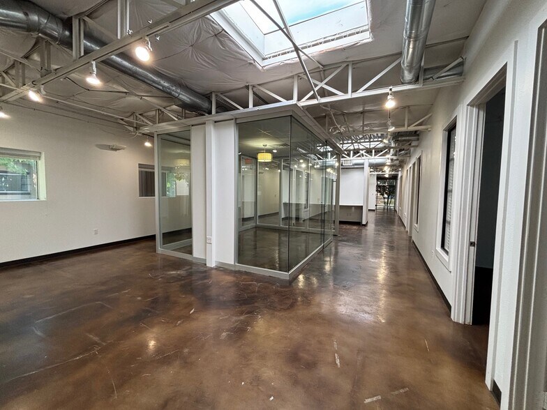 More Photos Of 801 Core St, Dallas Freestanding For Sale