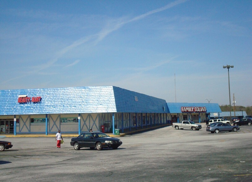 More Photos Of 6928 Main St, Lithonia Department Store For Lease
