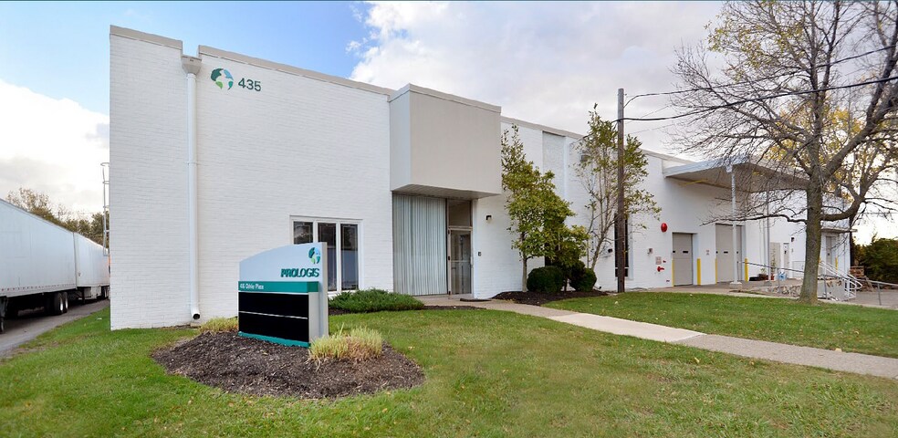 More Photos Of 525 Dell Rd, Carlstadt Unknown For Lease