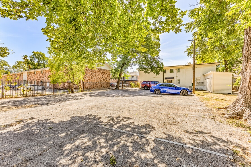 More Photos Of 4915 Reiger Ave, Dallas Apartments For Sale