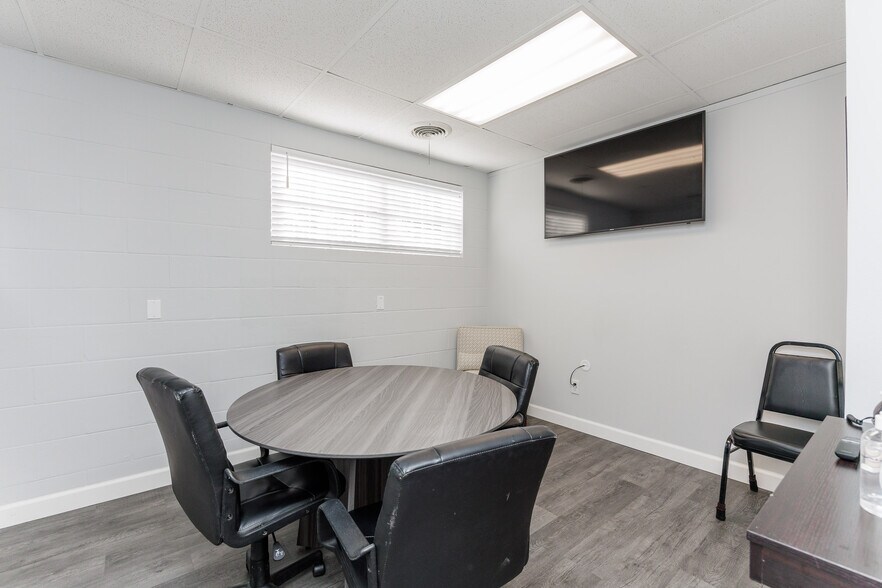 More Photos Of 525 Clifford St, Corpus Christi Office For Sale