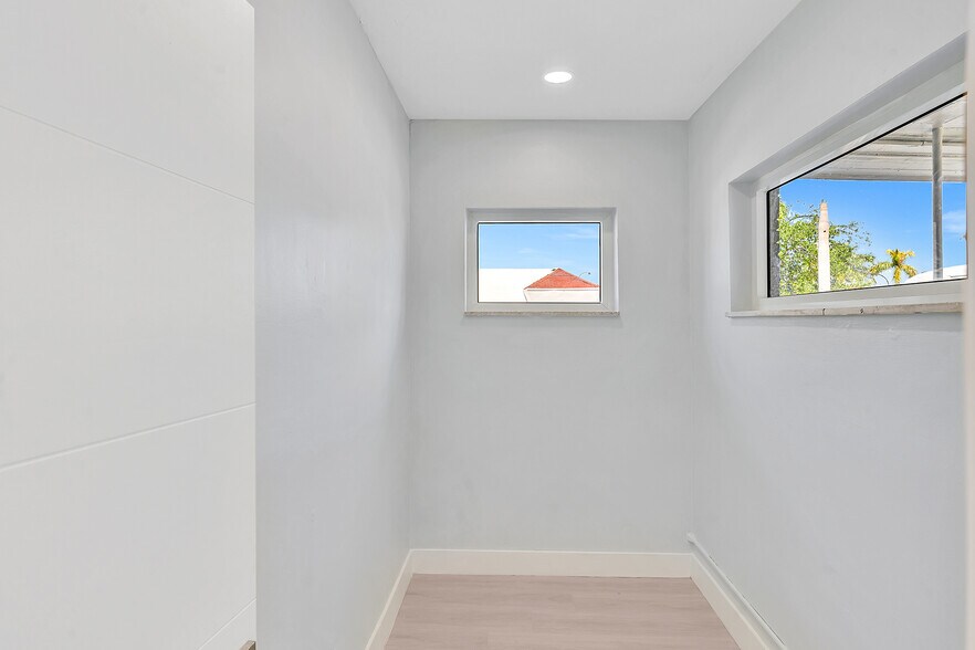 More Photos Of 6240-6244 Miramar Pky, Miramar Medical For Lease