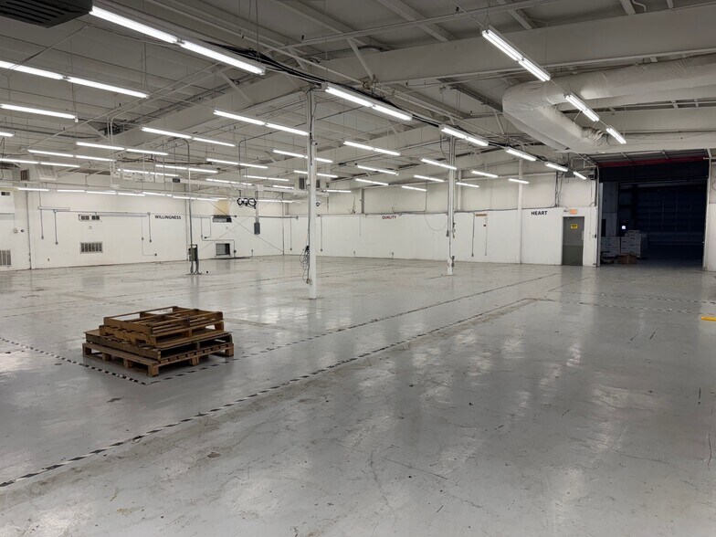 More Photos Of 7700 E 38th St, Tulsa Manufacturing For Lease