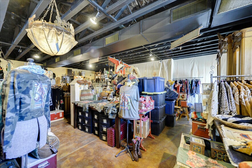 More Photos Of 6195 E Cave Creek Rd, Cave Creek Storefront Retail Office For Sale