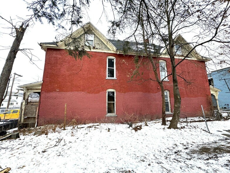 More Photos Of 17 Thorp St, Binghamton Apartments For Sale