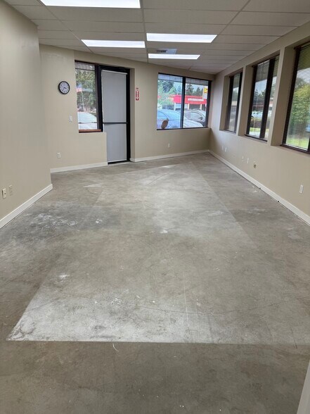 More Photos Of 14715-14729 Pacific Ave S, Tacoma Self Storage For Lease