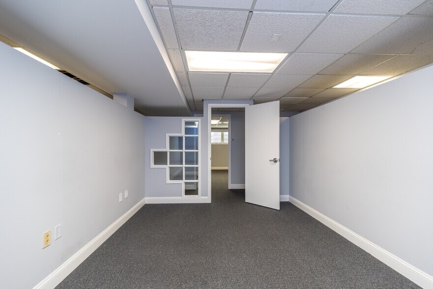 More Photos Of 4-8 Meadowbrook Ln, Chalfont Medical For Lease