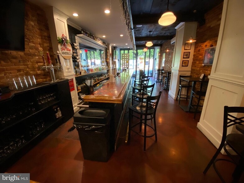 More Photos Of 114-118 N Centre St, Pottsville Bar For Sale