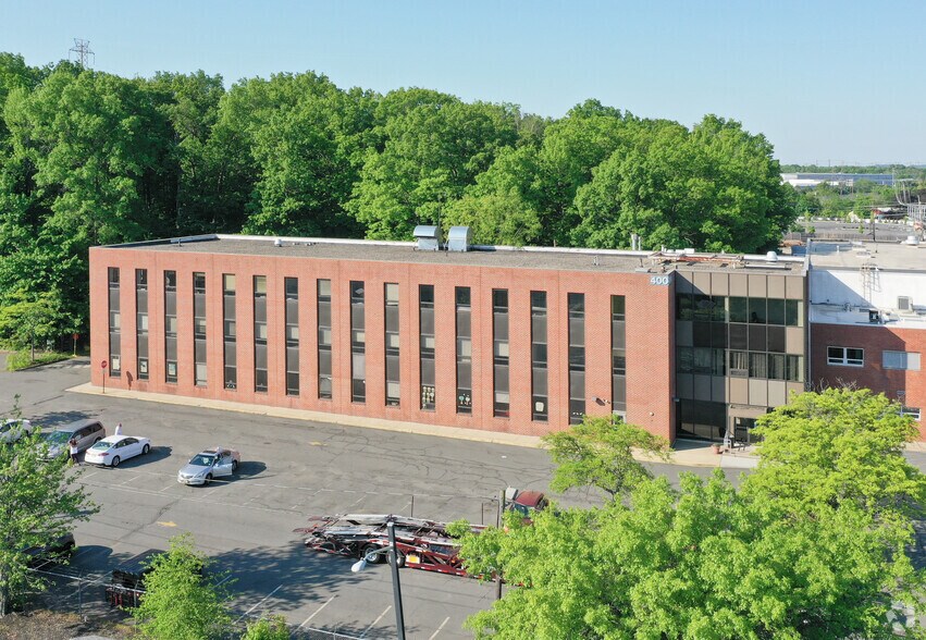 More Photos Of 1460 Livingston Ave, North Brunswick Warehouse For Lease