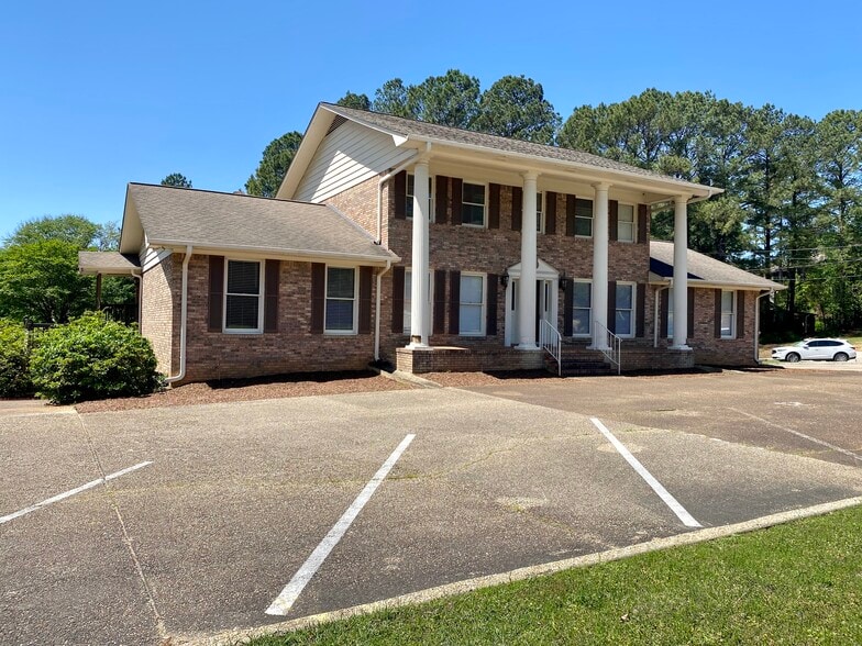 Primary Photo Of 1900 Indian Lake Dr, Birmingham Office For Sale
