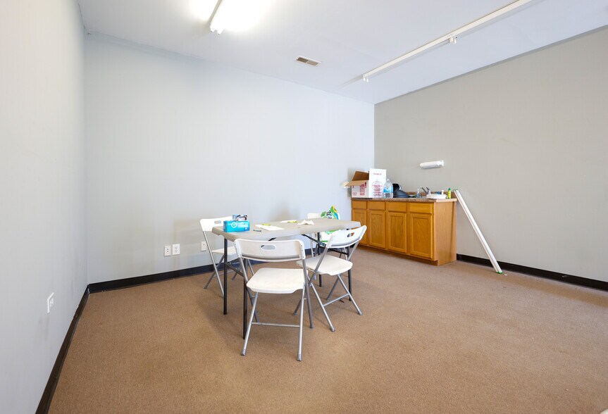 More Photos Of 1730 Daniel Boone Industrial Pky, Truesdale Warehouse For Sale