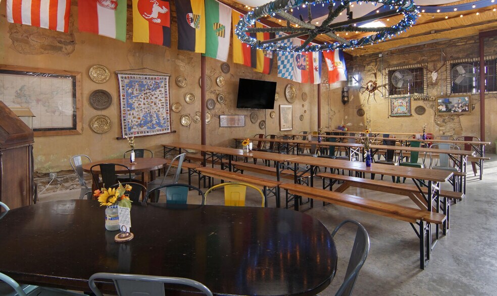 More Photos Of 124 Austin st, Comanche Bar For Sale