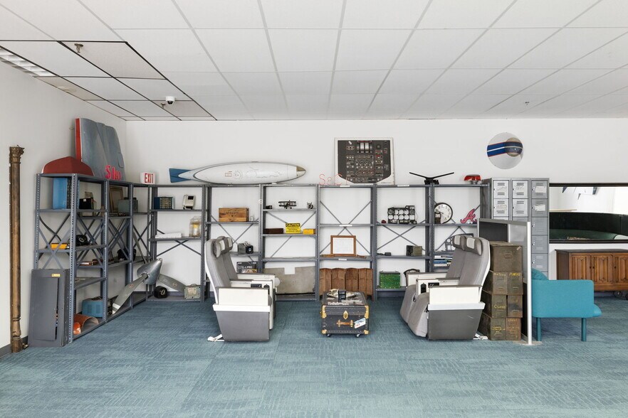 More Photos Of 215 Marvin Miller Dr SW, Atlanta Light Distribution For Sale