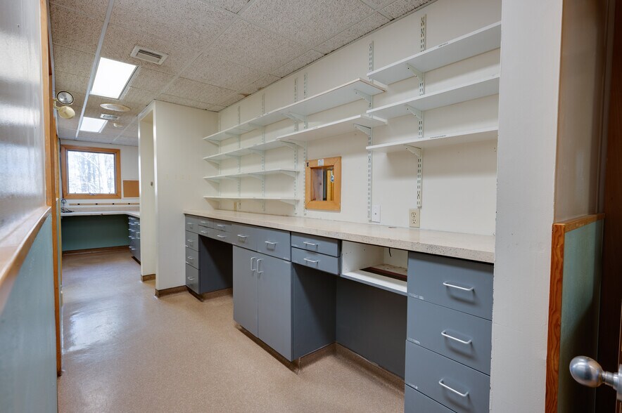 More Photos Of 154 Sturbridge Rd, Charlton Veterinarian Kennel For Lease