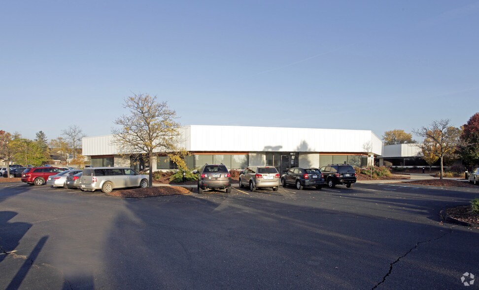 More Photos Of 1225 E Big Beaver Road, Troy Unknown For Lease