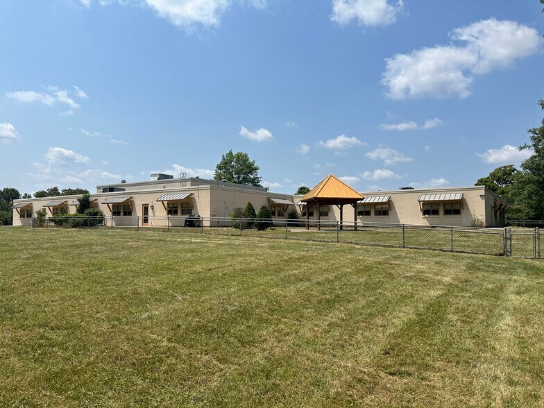 More Photos Of 3800 Oakleaf Rd, Brentwood Assisted Living For Sale