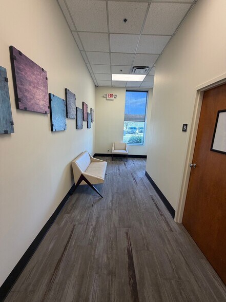 More Photos Of 590 Missouri Ave, Jeffersonville Office For Lease