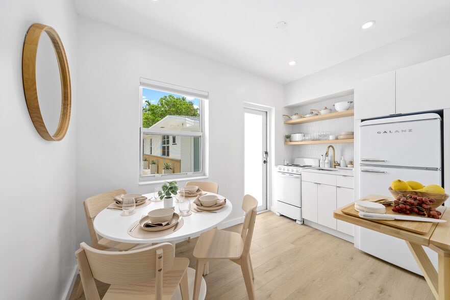 More Photos Of 401 6th Ave N, Lake Worth Beach Hotel For Sale