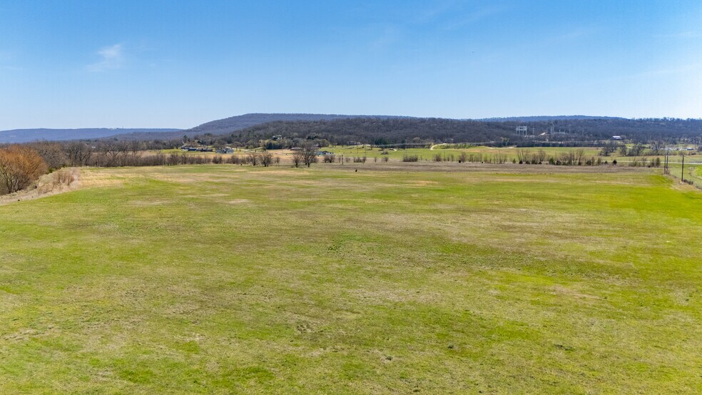 More Photos Of TBD E. Heritage Pky, Prairie Grove Land For Sale