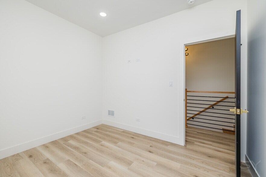 More Photos Of 5637 Prairie ave, Chicago Multifamily For Sale